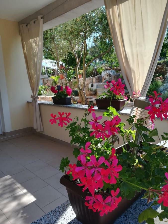 Apartments Olea Pinezići Eksteriør bilde